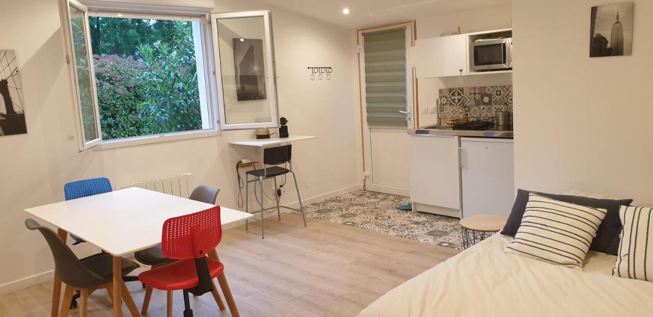 Adorable studio 25m² très calme avec parking Marsiglia Esterno foto